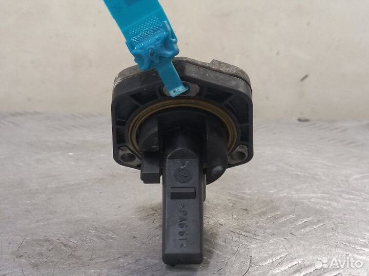 Датчик уровня масла Skoda Rapid