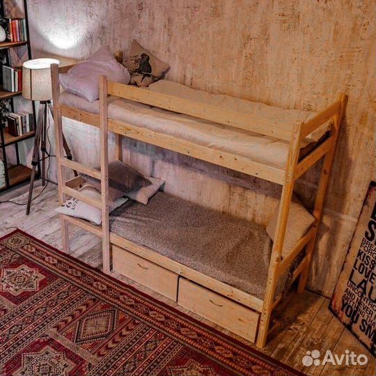 Двухъярусная кровать деревянная