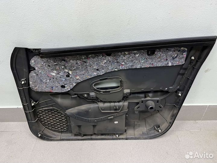 Обивка двери Nissan Almera G15