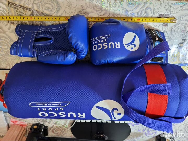 Боксерские перчатки и груша для детей