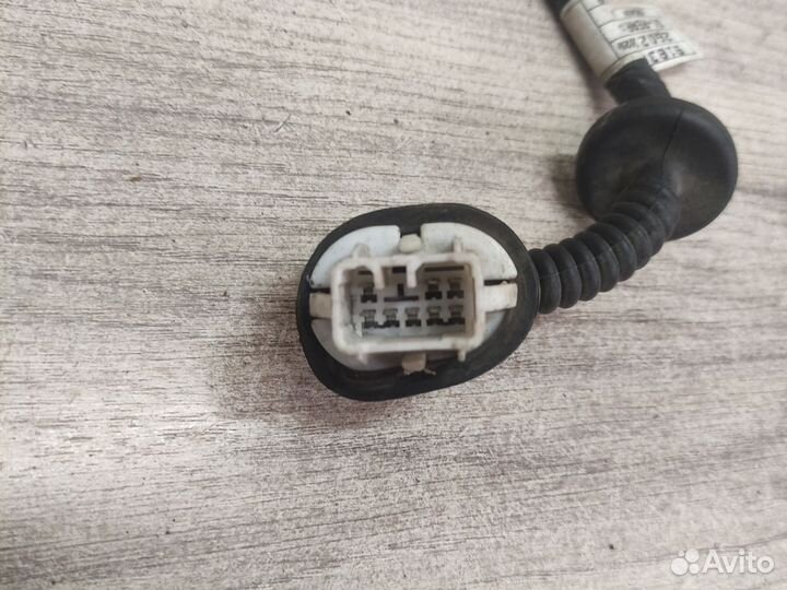 Проводка задней правой двери Hyundai Santa Fe 1