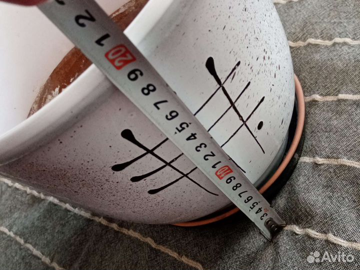 Большой цветочный горшок