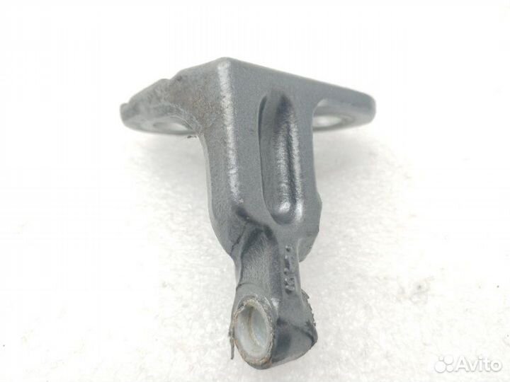 Петля двери передняя правая Land Rover Discovery 5