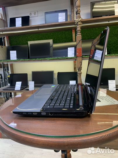 Ноутбук с большим экраном Toshiba