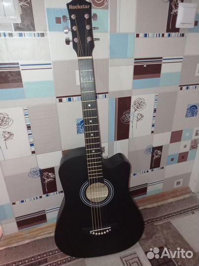 Акустическая гитара