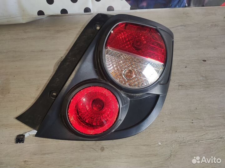 Фонарь правый Шевроле Авео Т300 Chevrolet AveoT300