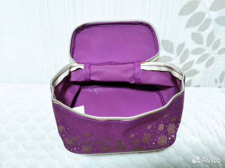 Косметички Ив Роше