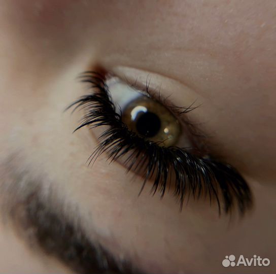 Наращивание ресниц,оформление бровей