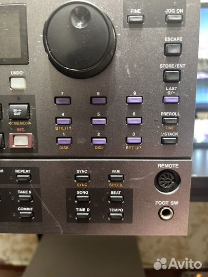 Цифровой рекордер с жестким диском Akai DR8