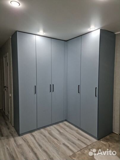 Шкаф распашной