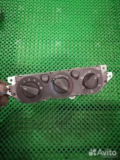 Блок управления климат-контроля Ford Focus 2