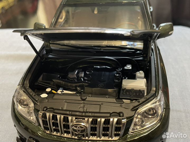 Toyota land cruiser prado 150 1:18 Paudi