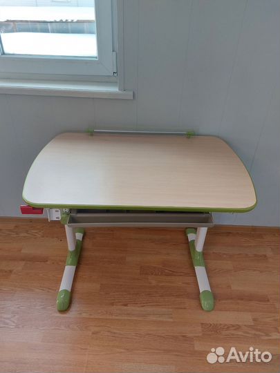 Детский стол-парта