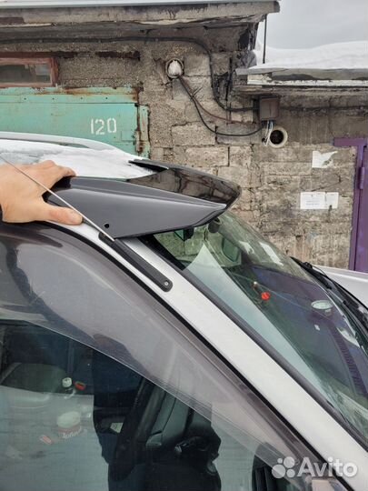 Козырек над лобовым стеклом