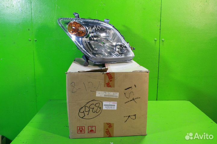 Фара toyota IST NCP60 52063 передняя правая