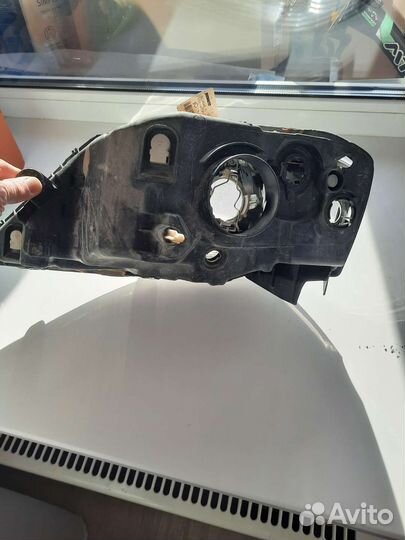 Передняя правая фара от ларгуса