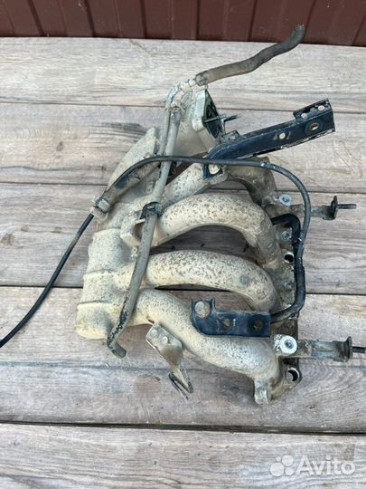 Впускной коллектор Kia Rio 1 1.5 2001