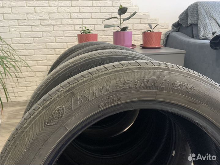 Yokohama BluEarth E70BZ 215/55 R17 94V