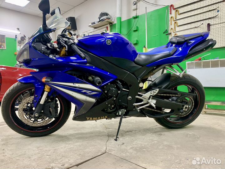 Yamaha YZF-R1