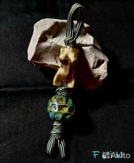 Бусина на темляк, темляк, брелок, подвес на нож