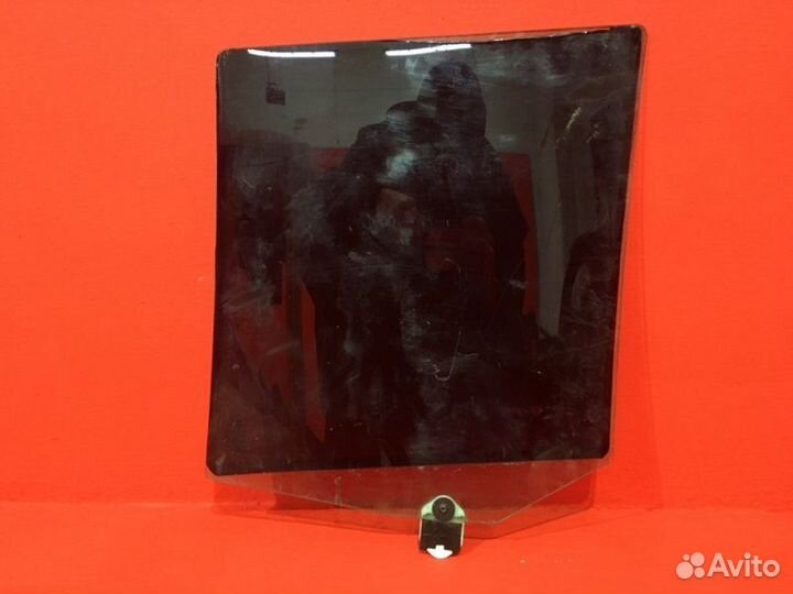 Стекло двери заднее правое Land Rover Discovery 3