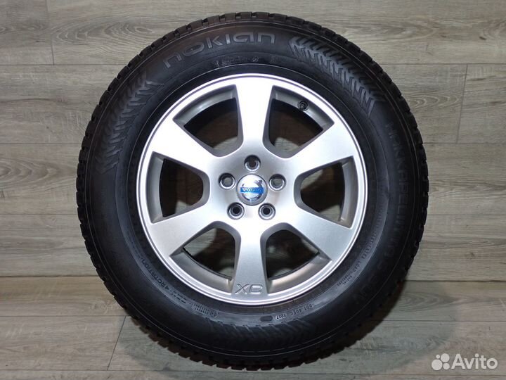 R17 Nokian Tyres Hakkapeliitta 8 SUV 235/65, PCD 5x108 DIA 63.3