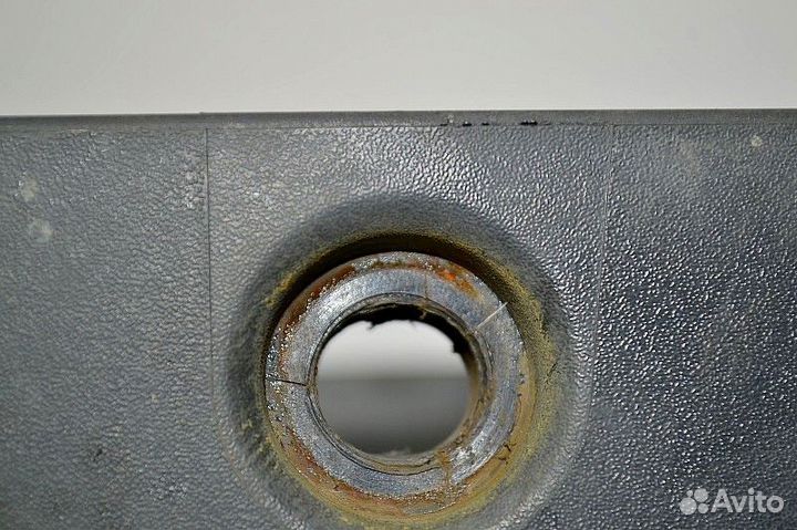 Корпус нижней подножки пластиковый, левый scania P