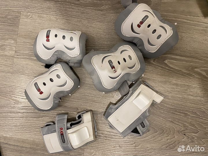 Наколенники для катания на роликах и велосипеде