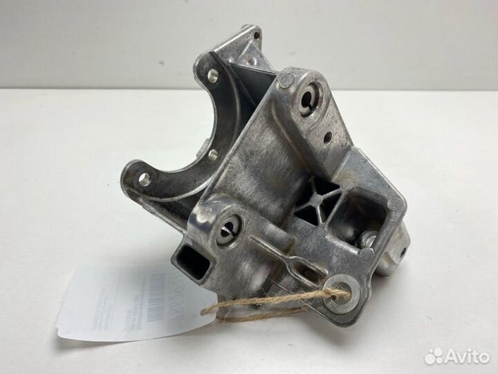 Кронштейн насоса гидроусилителя Audi A8 4E8 BHT