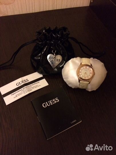Часы Guess