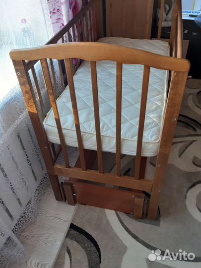 Детская кроватка. Качалка