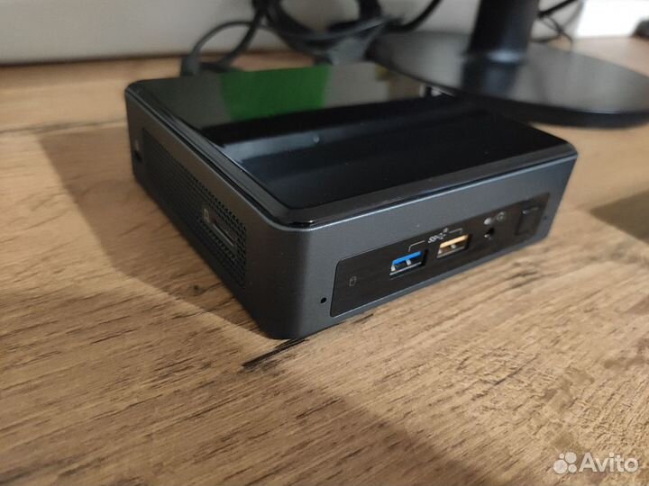 Компьютер Intel NUC + монитор + клава/мышь