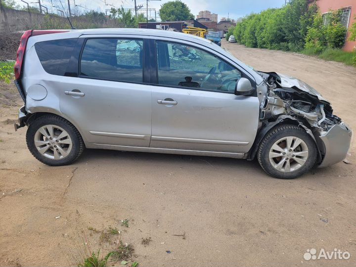 Nissan Note 1.6 AT, 2012, битый, 93 000 км