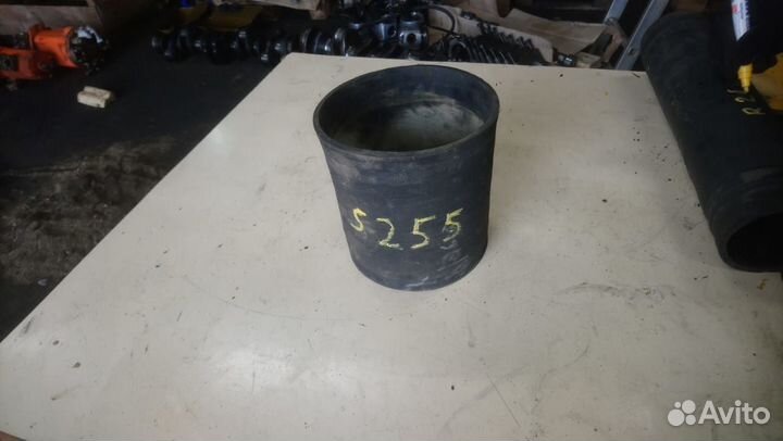 Патрубок корпуса воздушного фильтра Doosan S255