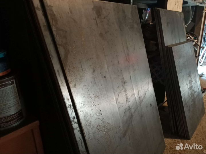 Заготовка листового металла на гильотине