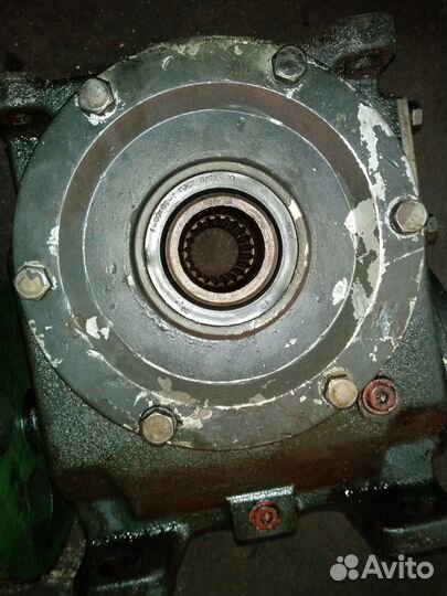 Угловой червячный редуктор Ч 100