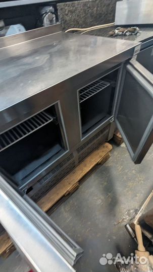Холодильный стол hicold GNE 111