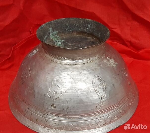 Старинная медная чаша Фруктовница