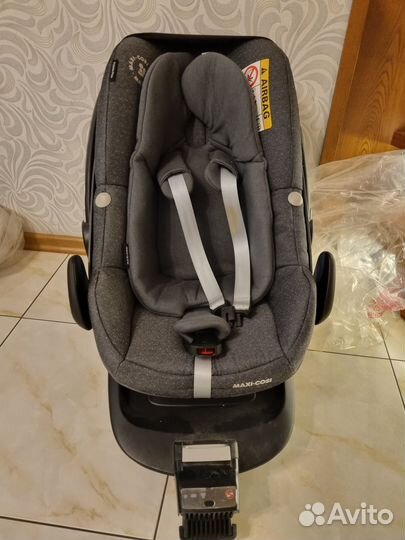 Автокресло Maxi-Cosi Pebble Plus + база к нему