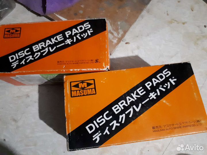 Продам тормозные колодки (передние и задние)