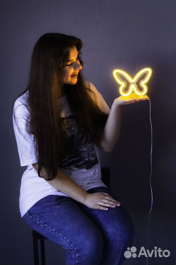 Вывеска из неона, неоновая вывеска