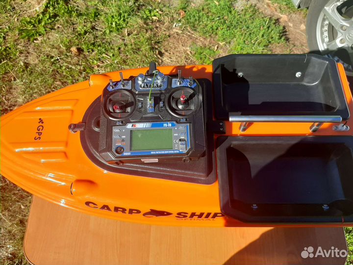 Прикормочный кораблик