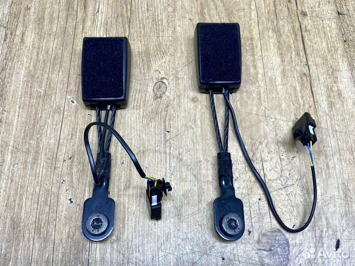 Застежка ремня безопасности Opel Astra J 2009-2016