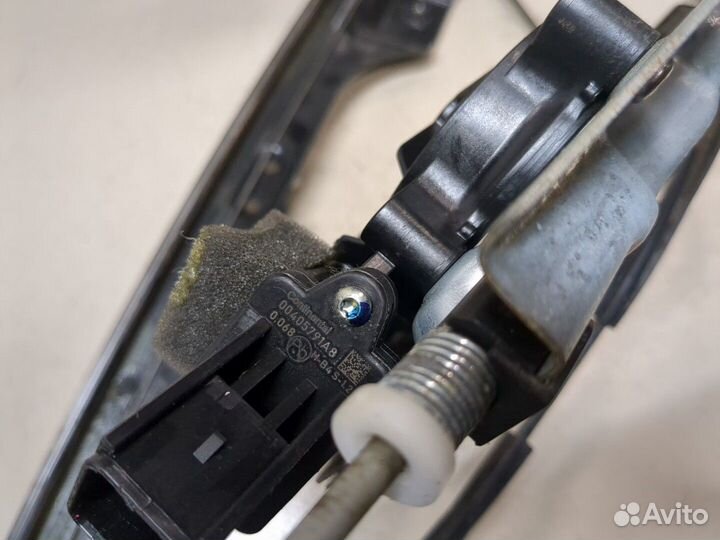 Стеклоподъемник электрический Cadillac SRX, 2010