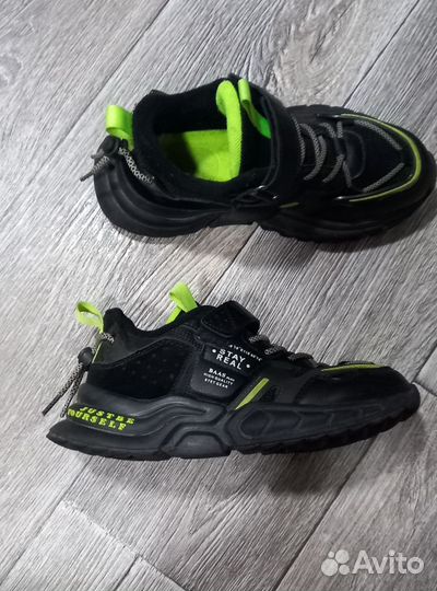 Кроссовки для девочки