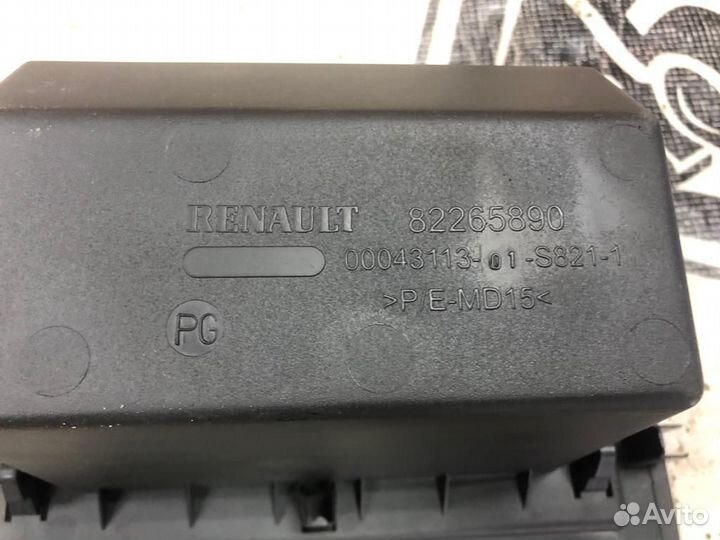 82265890 Рамка корпуса торпедо(бардачка) Renault T