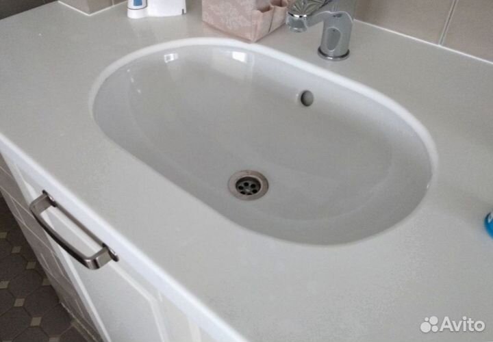 Столешница для ванной и кухни из искуственного кам