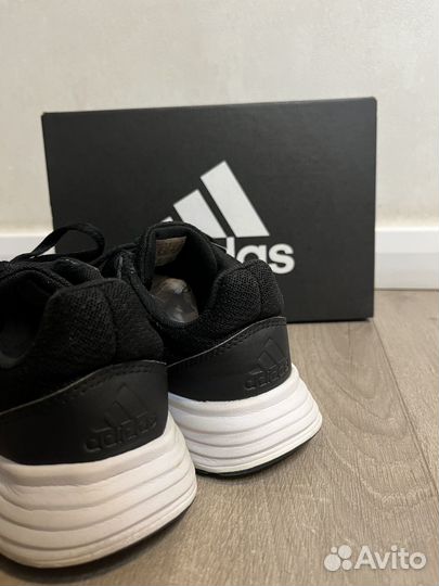 Кроссовки женские adidas