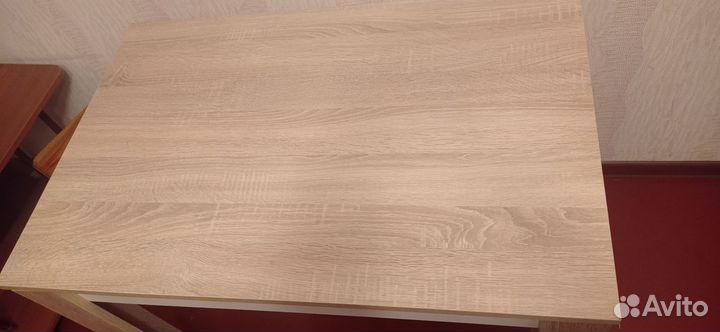 Кухонный стол. Новый. В употреблении не был