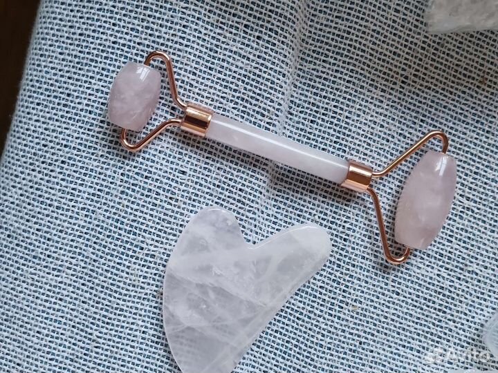 Массажер для лица розовый Гуаша кварц и нефрит